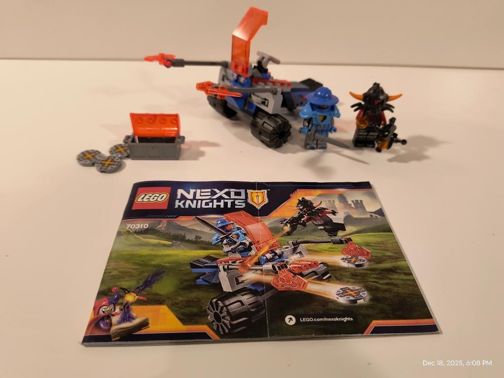 LEGO Nexo Knights 70310 Knighton Battle Blaster compleet, Ophalen of Verzenden, Zo goed als nieuw, Complete set, Lego