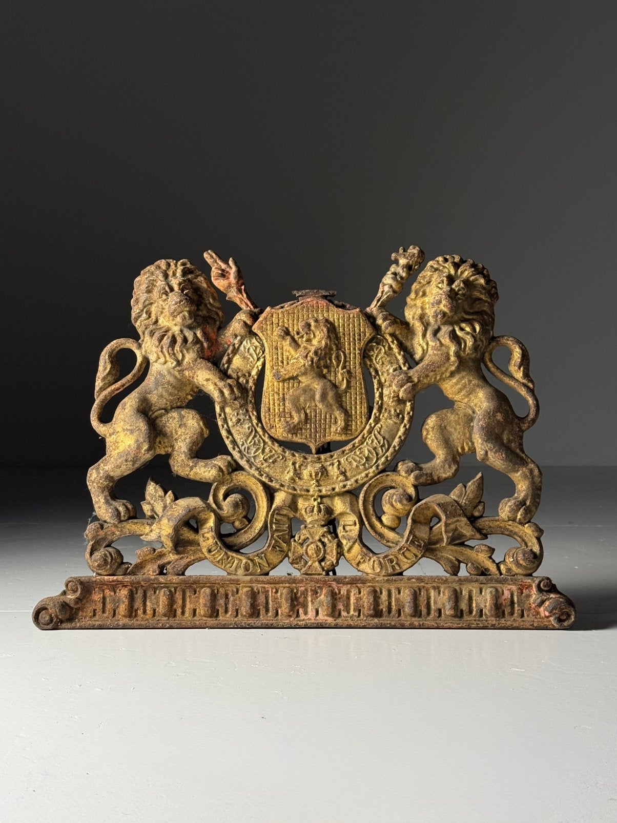 Gietijzeren wapenschild 19e eeuw, Ophalen