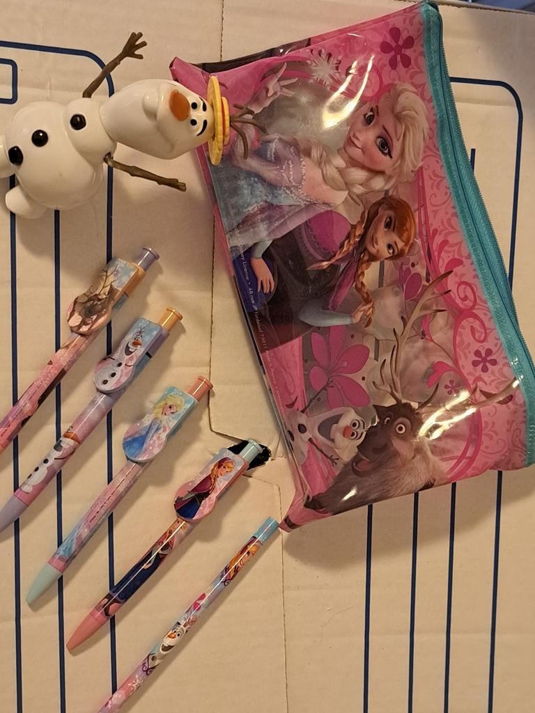 Frozen etui,  pennen pratende olaf tasjes schilderij puzzel, Ophalen of Verzenden, Meisje