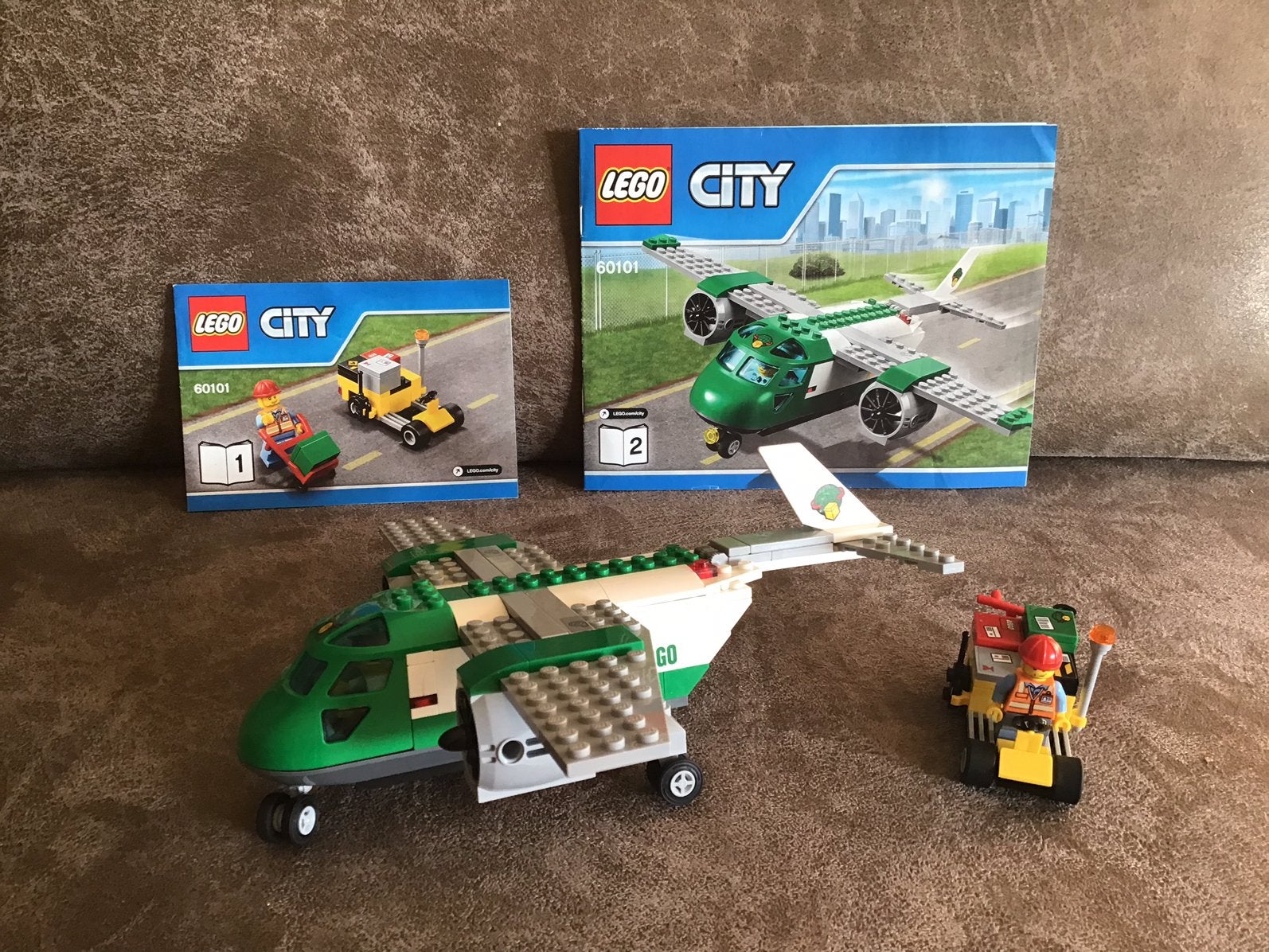 Lego City 60101 - AirPort Cargo Plane, Kinderen en Baby's, Speelgoed | Duplo en Lego, Ophalen of Verzenden, Gebruikt