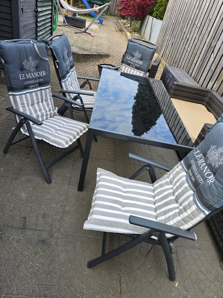 Tuinset met grote tafel, 4 stoelen en kussens, Ophalen, Gebruikt, Aluminium