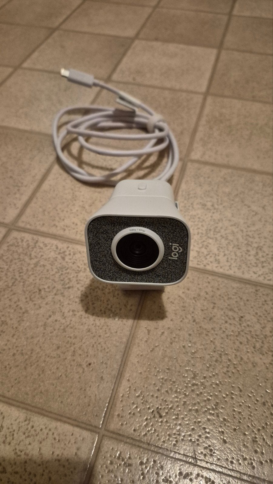 Logitech StreamCam Full HD Webcam - Ideaal voor Streaming, Computers en Software, Gebruikt, Ophalen of Verzenden, Monitorclip
