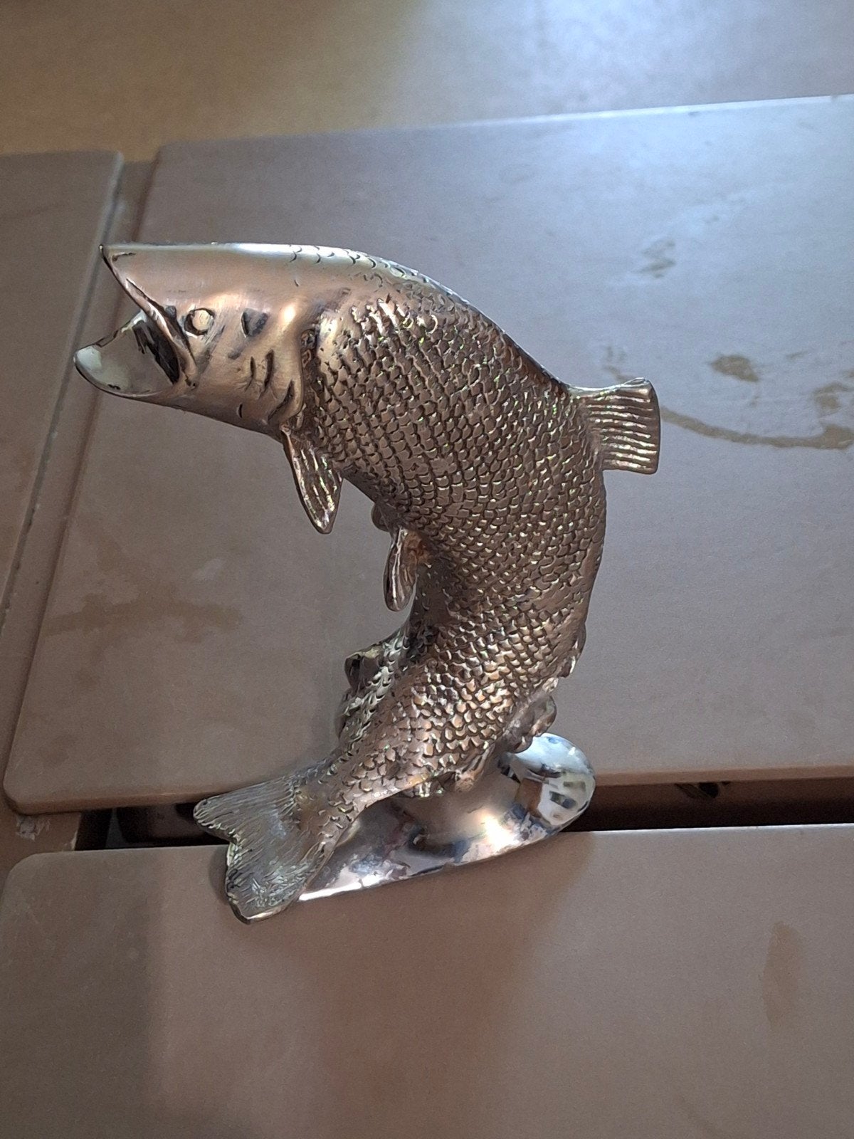 auto mascotte zalm/vis 1930-1940, Verzenden