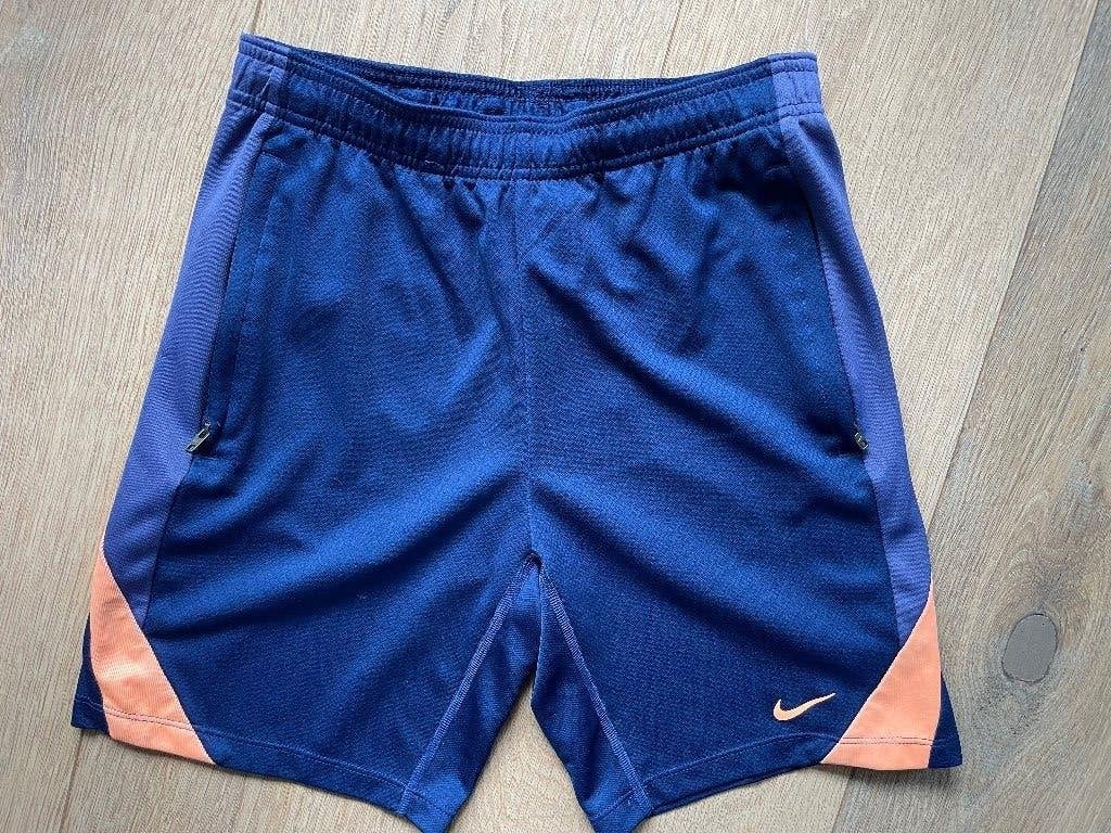 Nike sportbroekje, Gebruikt, Jongen of Meisje, Sport- of Zwemkleding, Ophalen of Verzenden