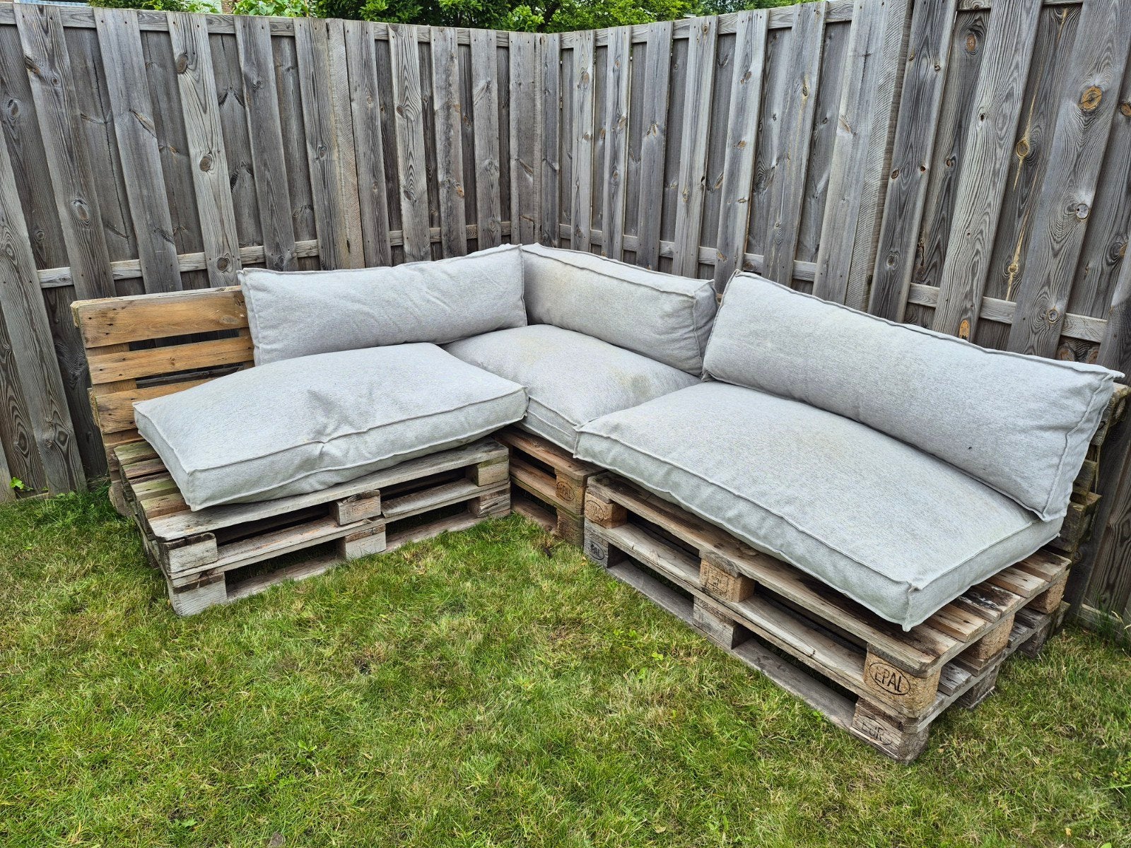 Palletbank met kussens - complete loungeset, Ophalen, 4 zitplaatsen, Gebruikt, Loungeset