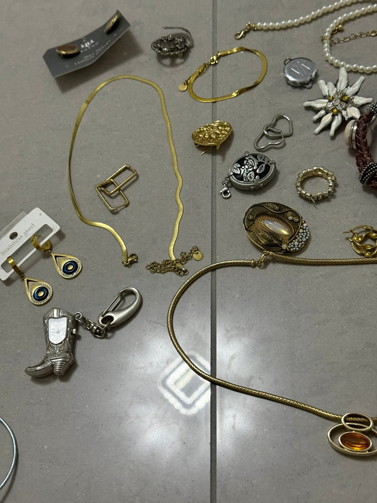 Sieraden alles €20, Ophalen of Verzenden, Zo goed als nieuw, Overige materialen, Overige merken