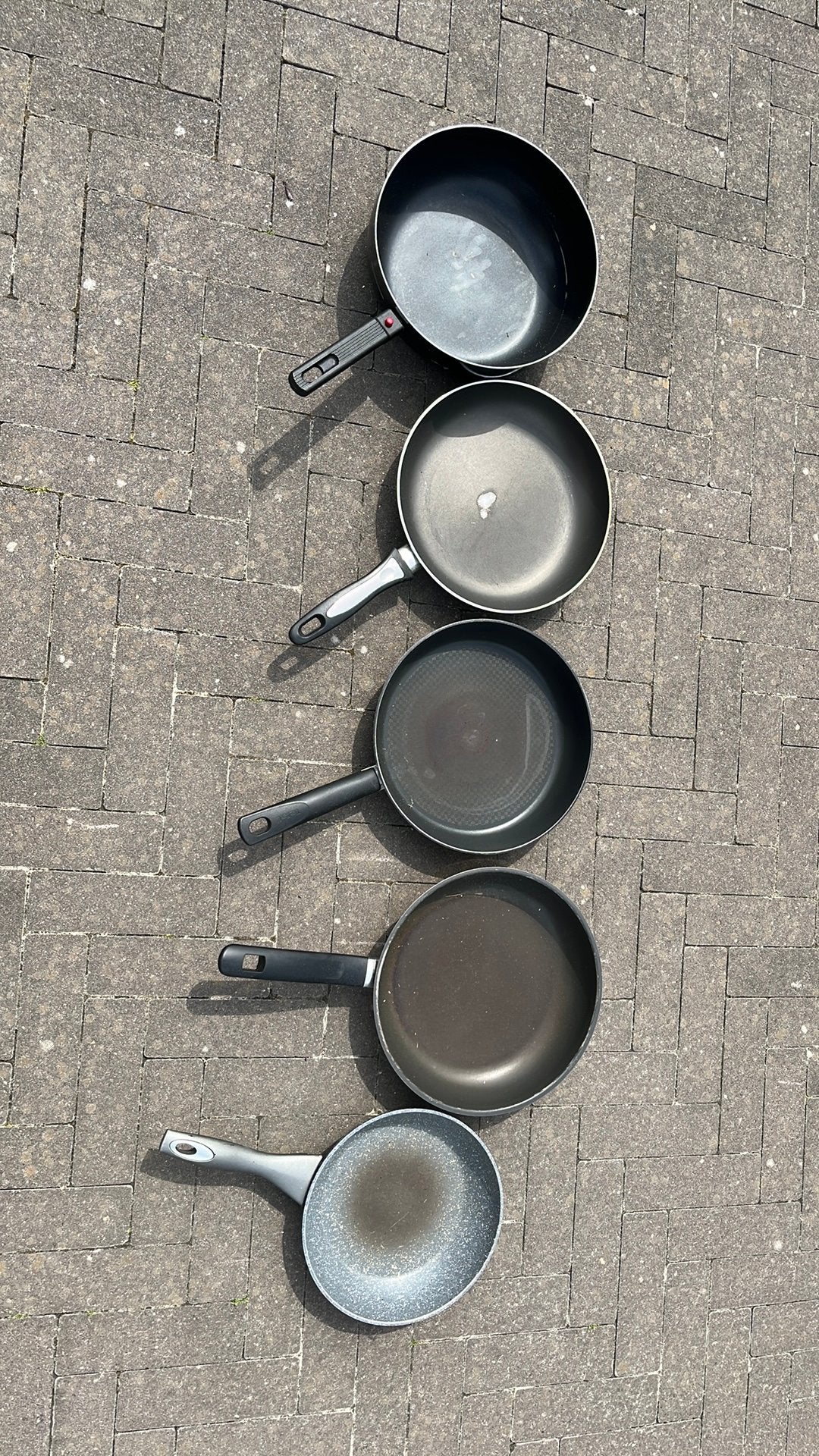 gratis pannen, Huis en Inrichting, Keuken | Potten en Pannen, Ophalen, Gebruikt, Rvs, Pannenset