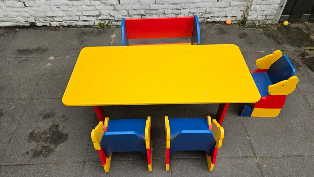 Kindertafel met berenstoeltjes van massief hout, Kinderen en Baby's, Kinderkamer | Tafels en Stoelen, Gebruikt, Tafel(s) en Stoel(en)