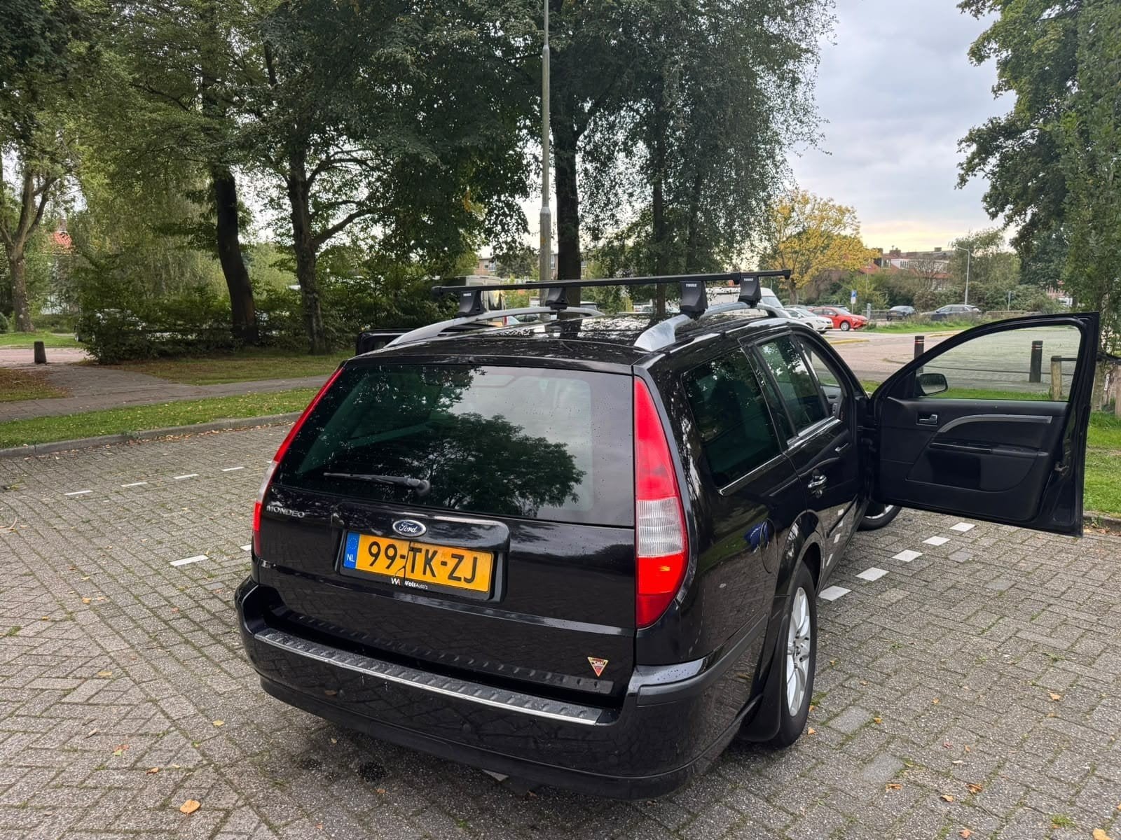 Ford Mondeo 1.8 16V 92KW Wagon 2006 Zwart, Auto's, 4 cilinders, Zwart, Origineel Nederlands, Stationwagon