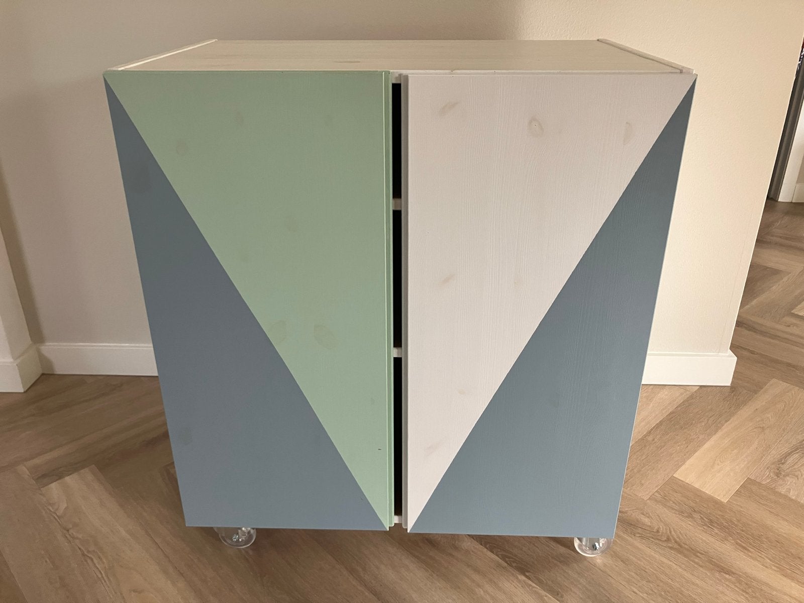 IKEA IVAR kast met wielen en uniek design, Ophalen, Gebruikt
