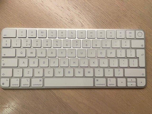 Apple Magic Keyboard nieuw, Computers en Software, Toetsenborden, Draadloze ontvanger, Nieuw, Overige indelingen, Apple Magic Keyboard