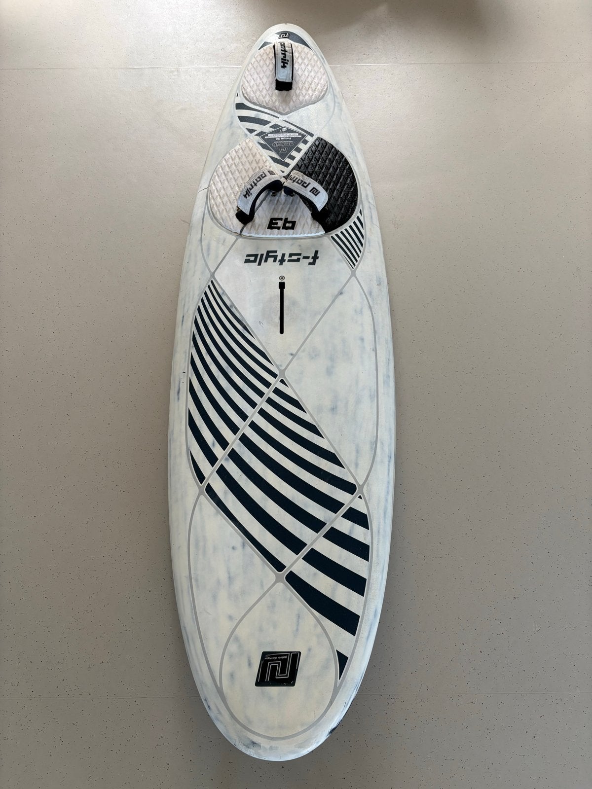Patrik Diethelm F-Style 93 Freestyle Windsurfplank, Watersport en Boten, Windsurfen, Ophalen, Met voetbanden, Gebruikt, Minder dan 250 cm