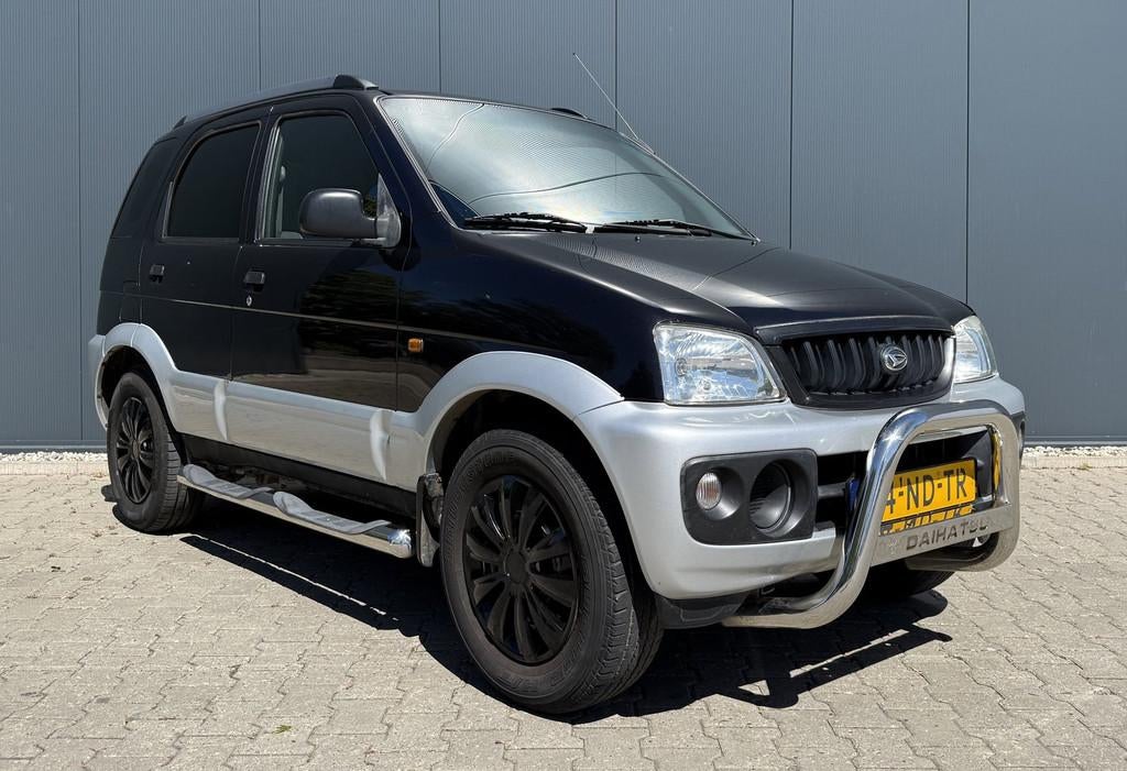 Daihatsu Terios 1.3 DX Airco Trekhaak Automaat APK t/m Jan 2, Auto's, Daihatsu, 1350 kg, 4 cilinders, 400 kg, Zwart