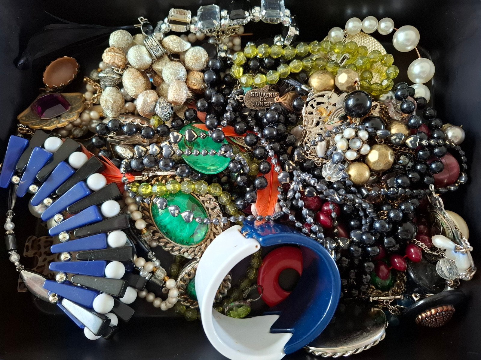 Lot (sloop)sieraden. Kunststof. 722 gr. Lees omschrijving., Ophalen of Verzenden