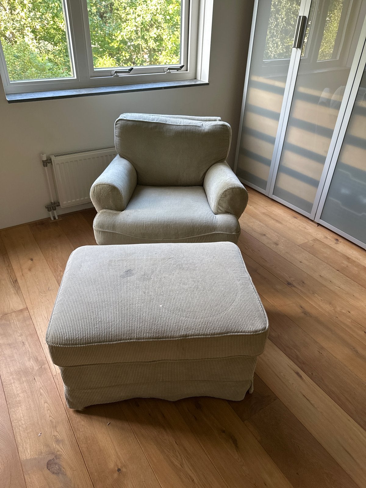 Comfortabele fauteuil met voetenbank - ribstof, Ophalen, Gebruikt, Stof, 75 tot 100 cm