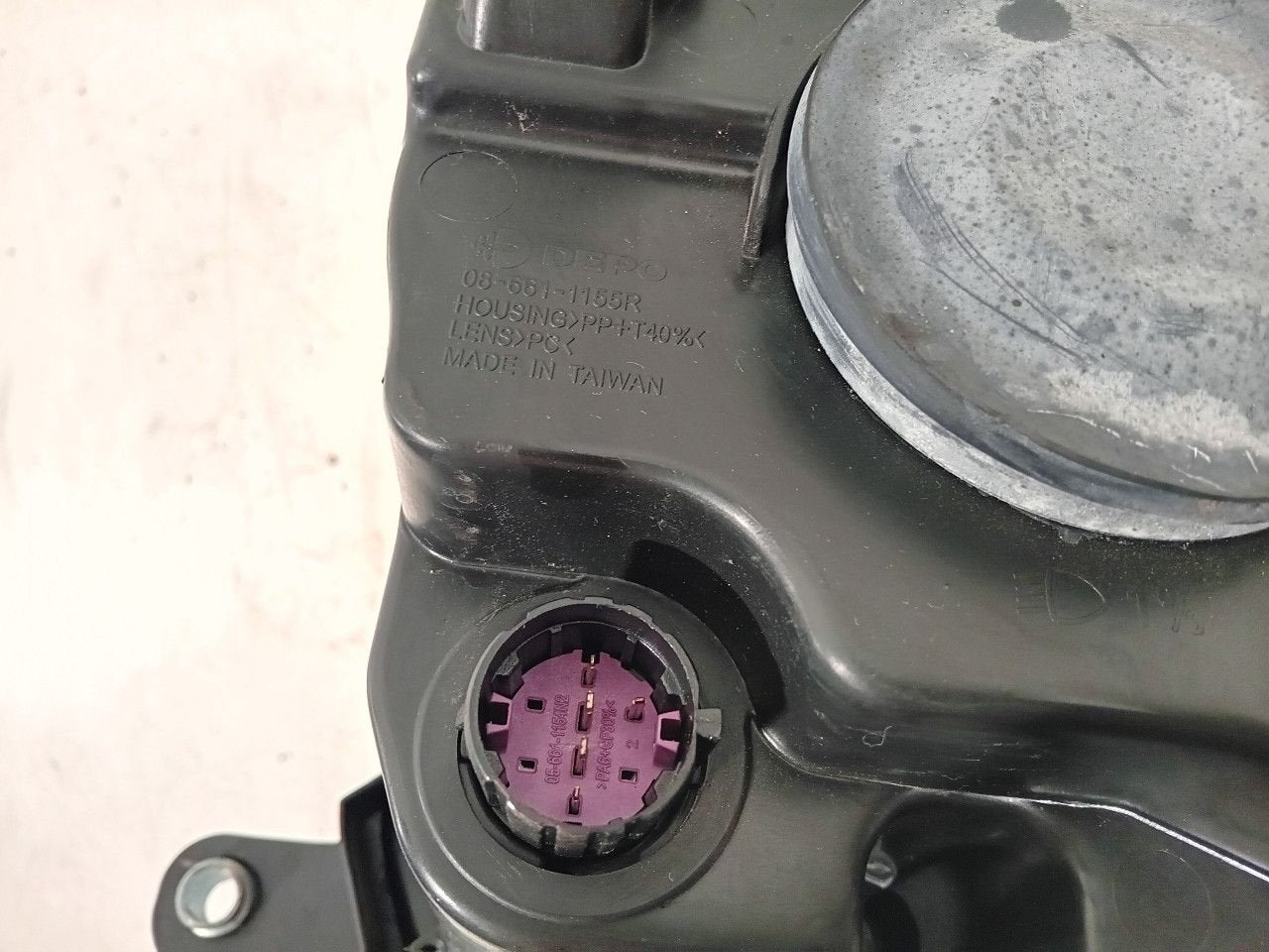 Koplamp rechts Ford Fiesta, Onderdelen@venauto.nl, Van der Ven Autorecycling B.V., Gebruikt, Ettenseweg 76, 4706 PB Roosendaal, The Netherlands