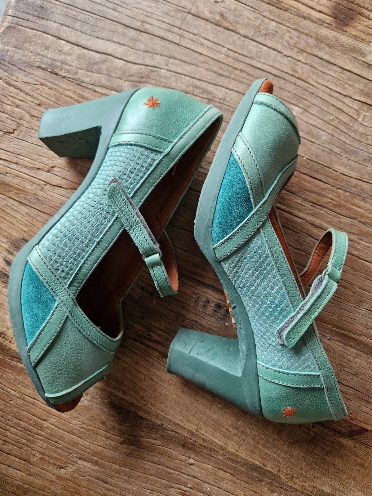 turkouis groen peeptoe hak mt 40 vintage, Art, Pumps, Ophalen of Verzenden, Zo goed als nieuw