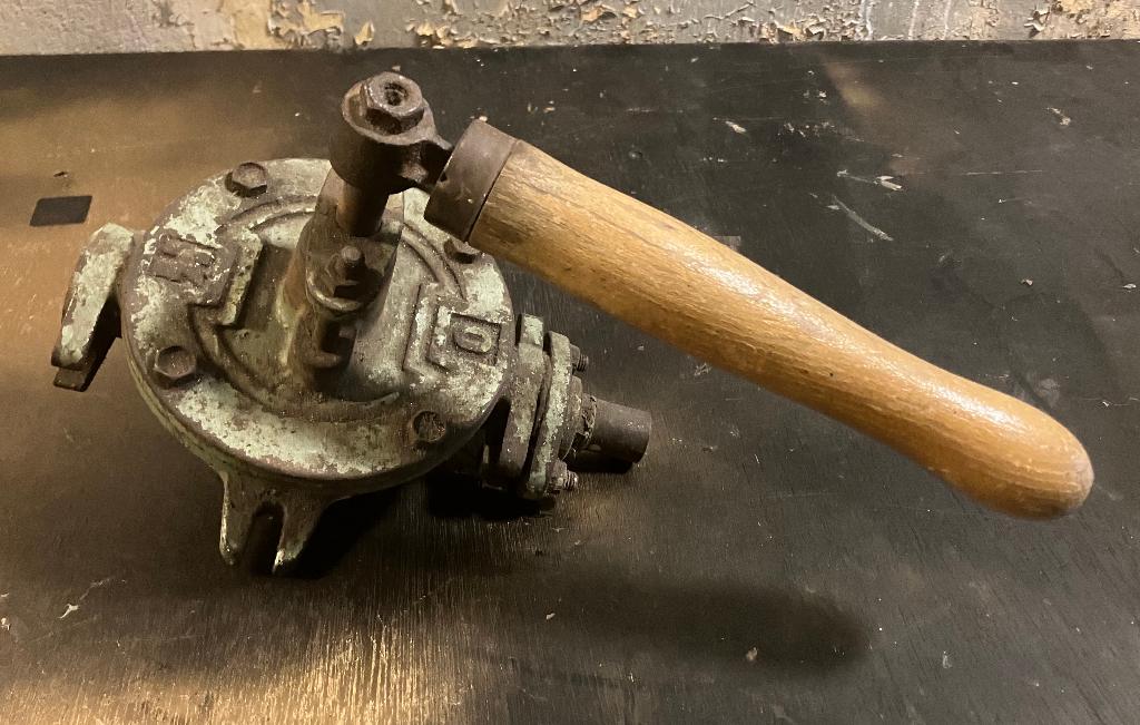 Vintage vleugelpomp of handpomp, Antiek en Kunst, Antiek | Gereedschap en Instrumenten, Ophalen of Verzenden