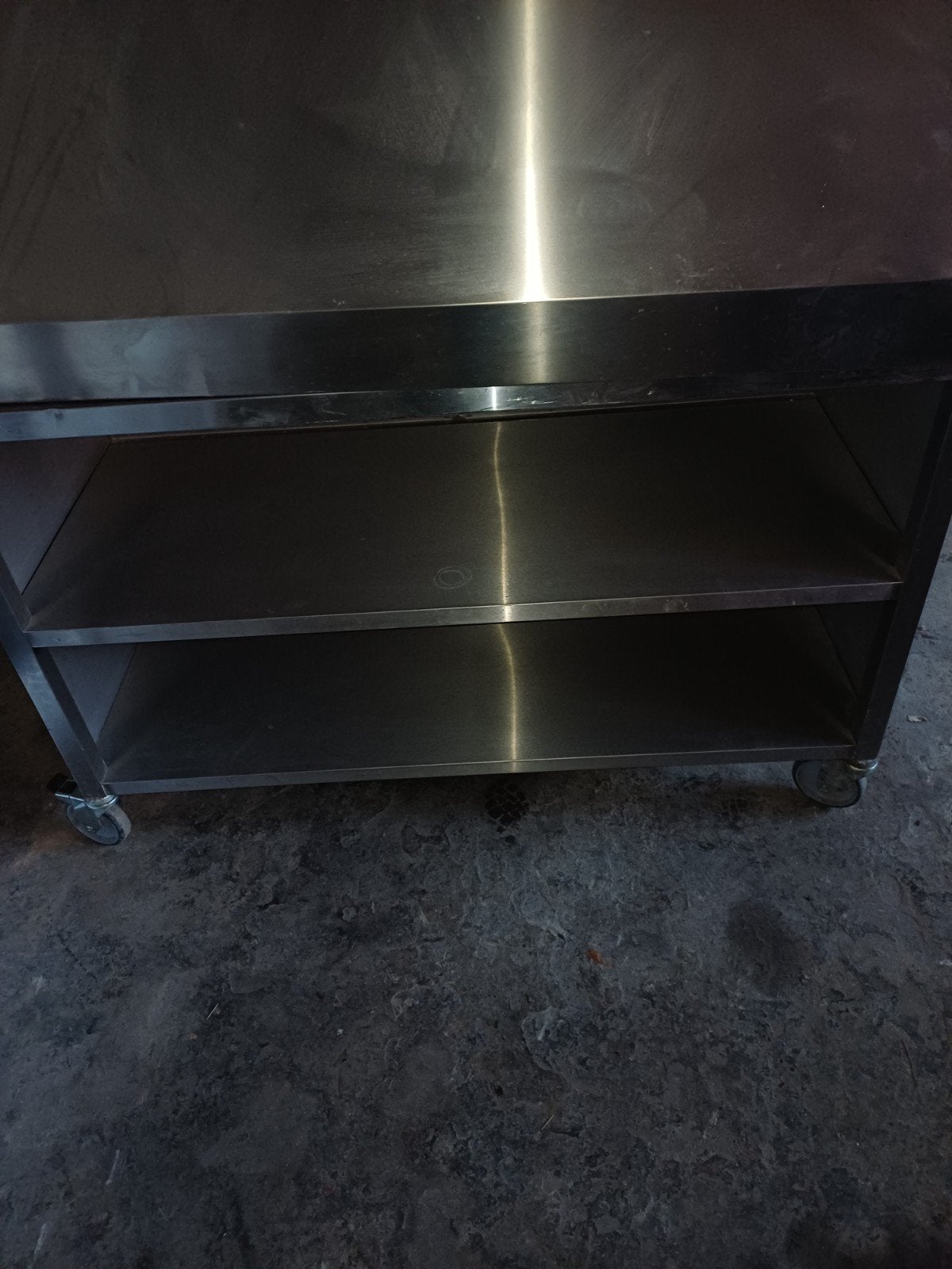 Roestvrijstalen werktafel met 2 planken en wielen, Doe-het-zelf en Verbouw, Werkbanken, Ophalen