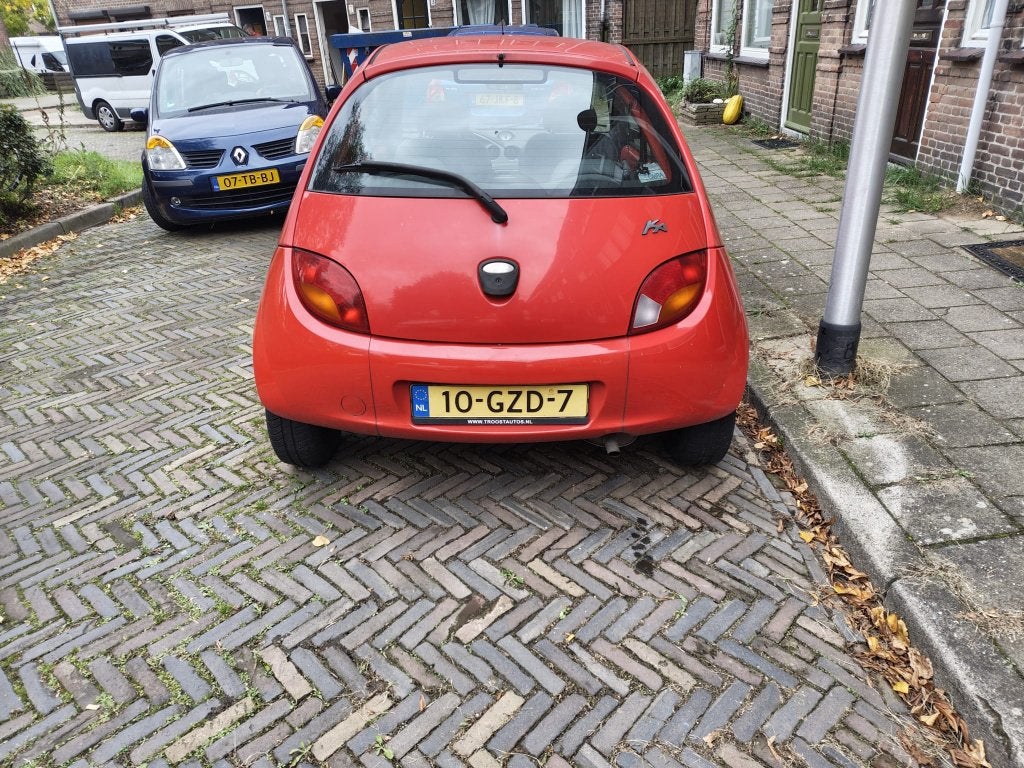 Ford Ka 1.3 I 44KW 2008 Rood, Auto's, Voorwielaandrijving, 1299 cc, Stof, 31 €/maand