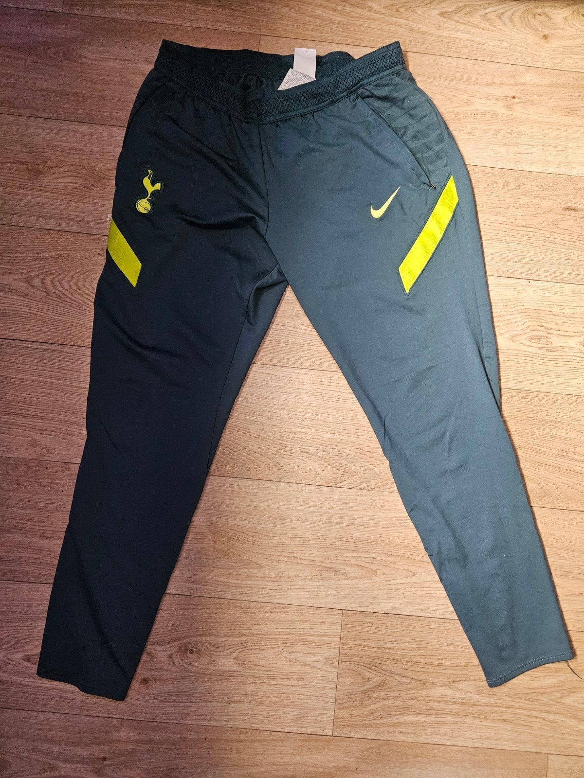Nike Tottenham Hotspur trainingsbroek - maat L, Maat 52/54 (L), Zwart, Ophalen of Verzenden, Zo goed als nieuw