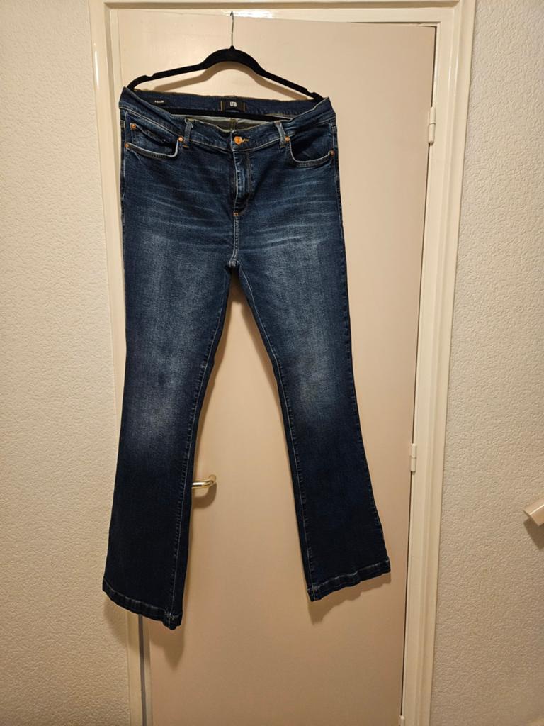 LTB Fallon jeans W33 L34 - Mid Rise Flare, Kleding | Dames, Spijkerbroeken en Jeans, Blauw, Ophalen of Verzenden, Zo goed als nieuw