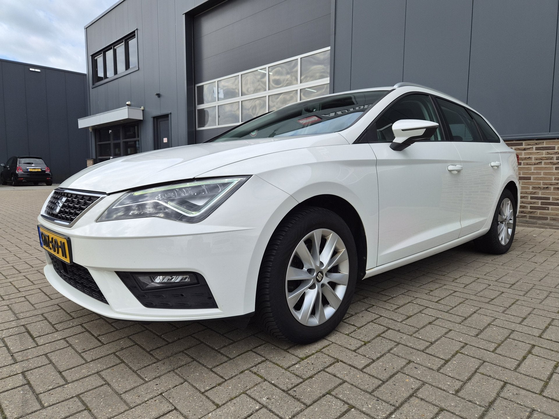 SEAT Leon ST 1.6 TDI Style Business Intense (bj 2019), Auto's, Voorwielaandrijving, Stof, Gebruikt, 4 cilinders