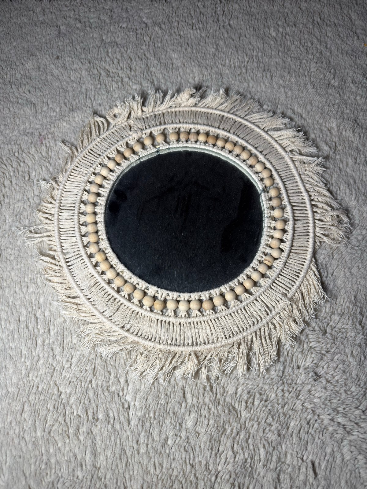 Boho spiegel 30cm met macramé en houten kralen, Minder dan 50 cm, Rond, Ophalen of Verzenden, Zo goed als nieuw