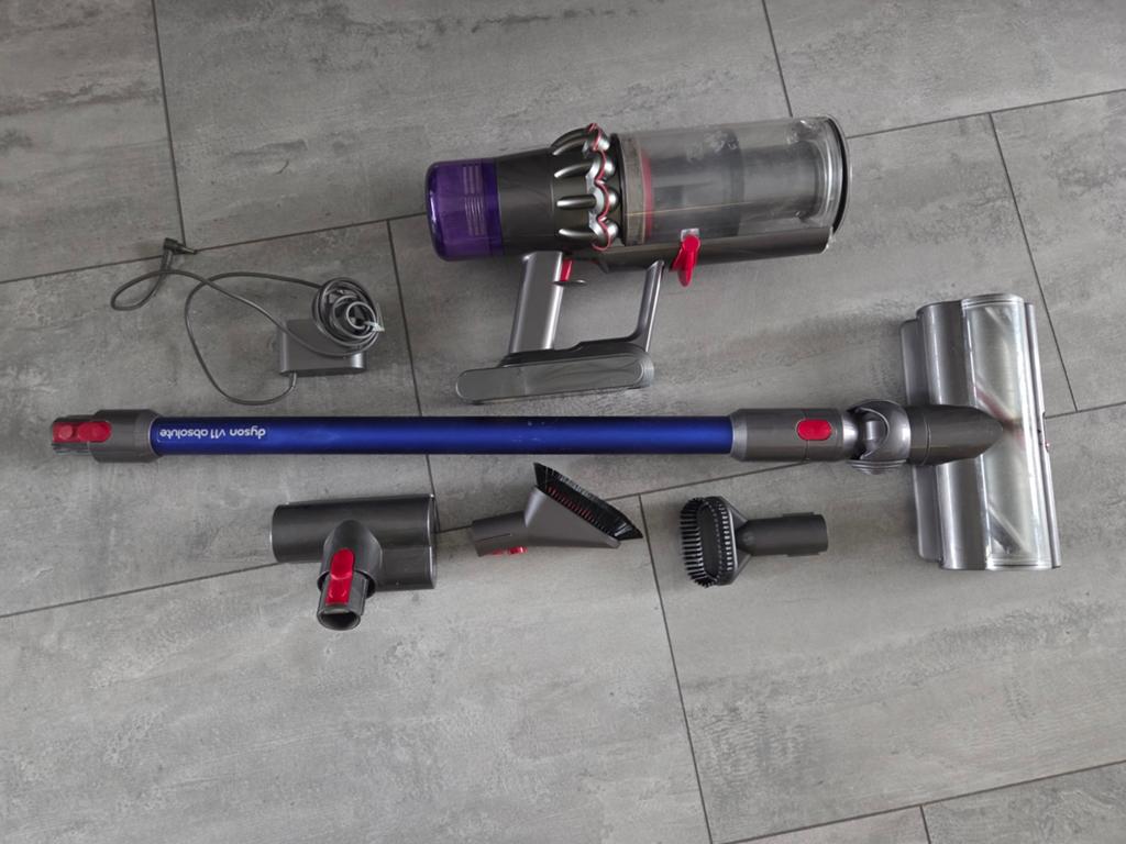 Dyson stofzuiger V11, Witgoed en Apparatuur, Stofzuigers, Zo goed als nieuw, Steelstofzuiger, Dyson, 1200 tot 1600 watt, Draadloos