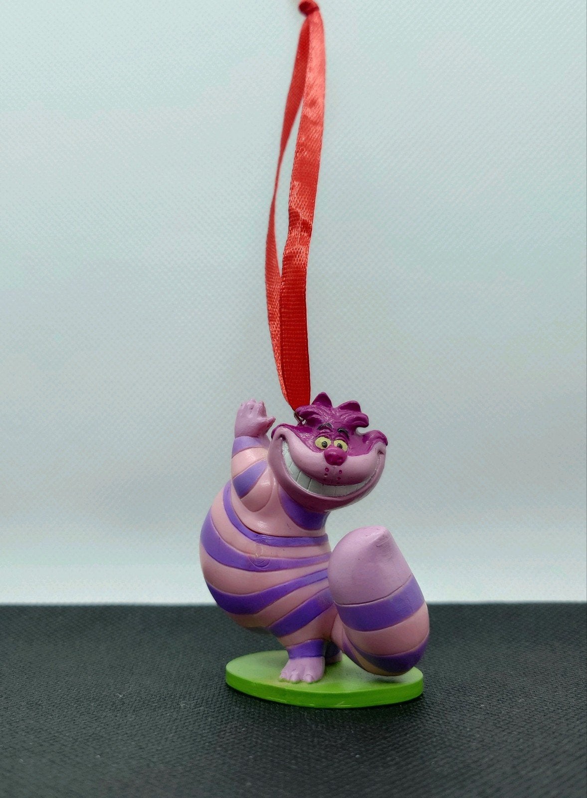 Disney Cheshire kat Alice kerst ornament hanger kerstbal, Ophalen of Verzenden, Zo goed als nieuw, Beeldje of Figuurtje