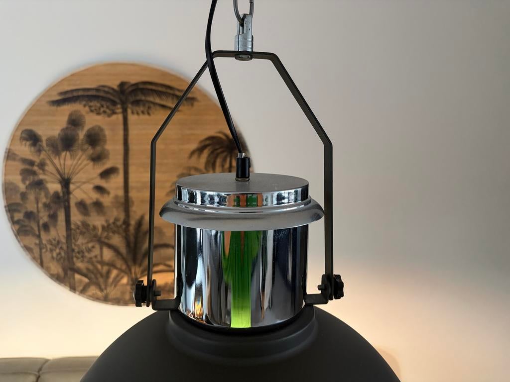 2x Industriële hanglamp antraciet - Kwantum, Huis en Inrichting, Lampen | Hanglampen, 50 tot 75 cm, Ophalen of Verzenden, Zo goed als nieuw