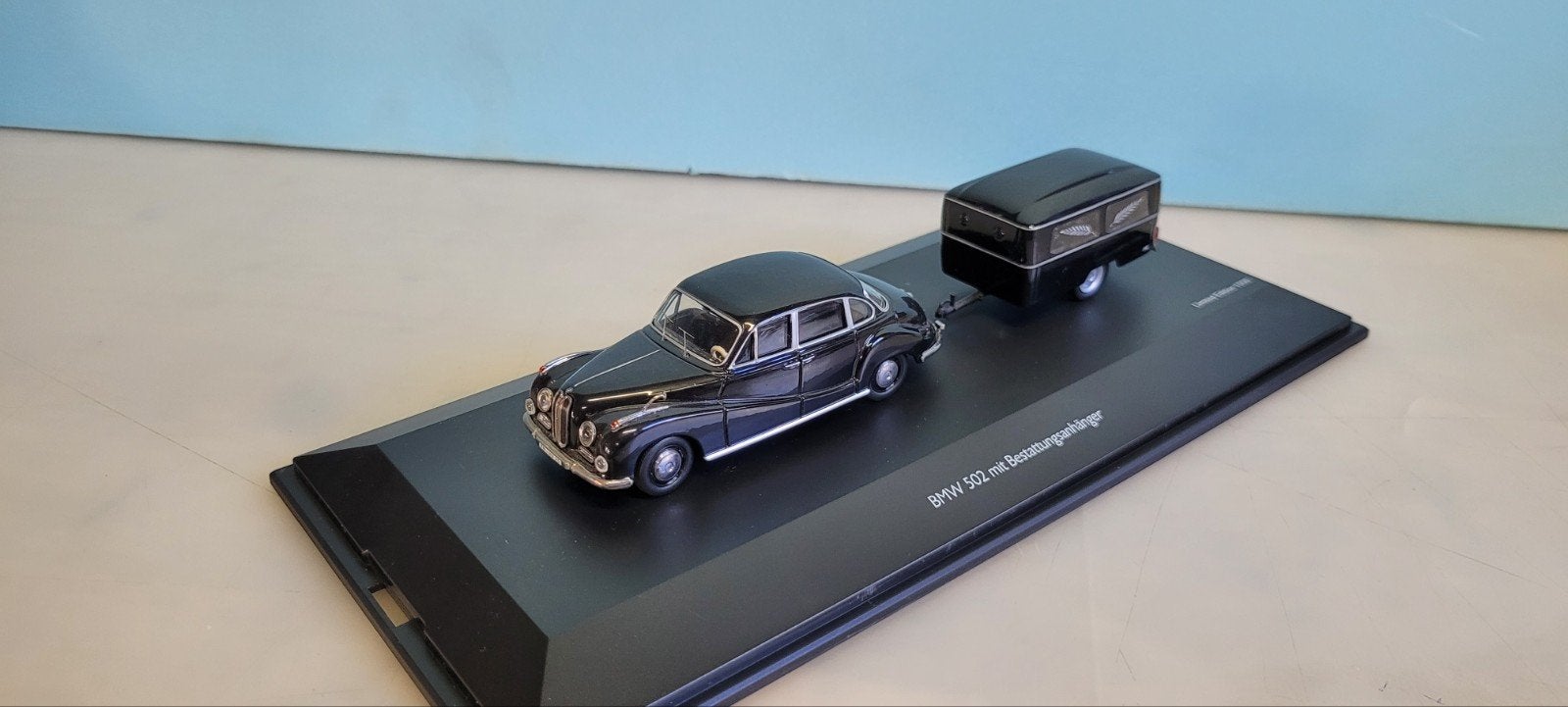 Schuco BMW 502 met begrafenis aanhanger, Hobby en Vrije tijd, Ophalen of Verzenden, Zo goed als nieuw, Auto, Schuco