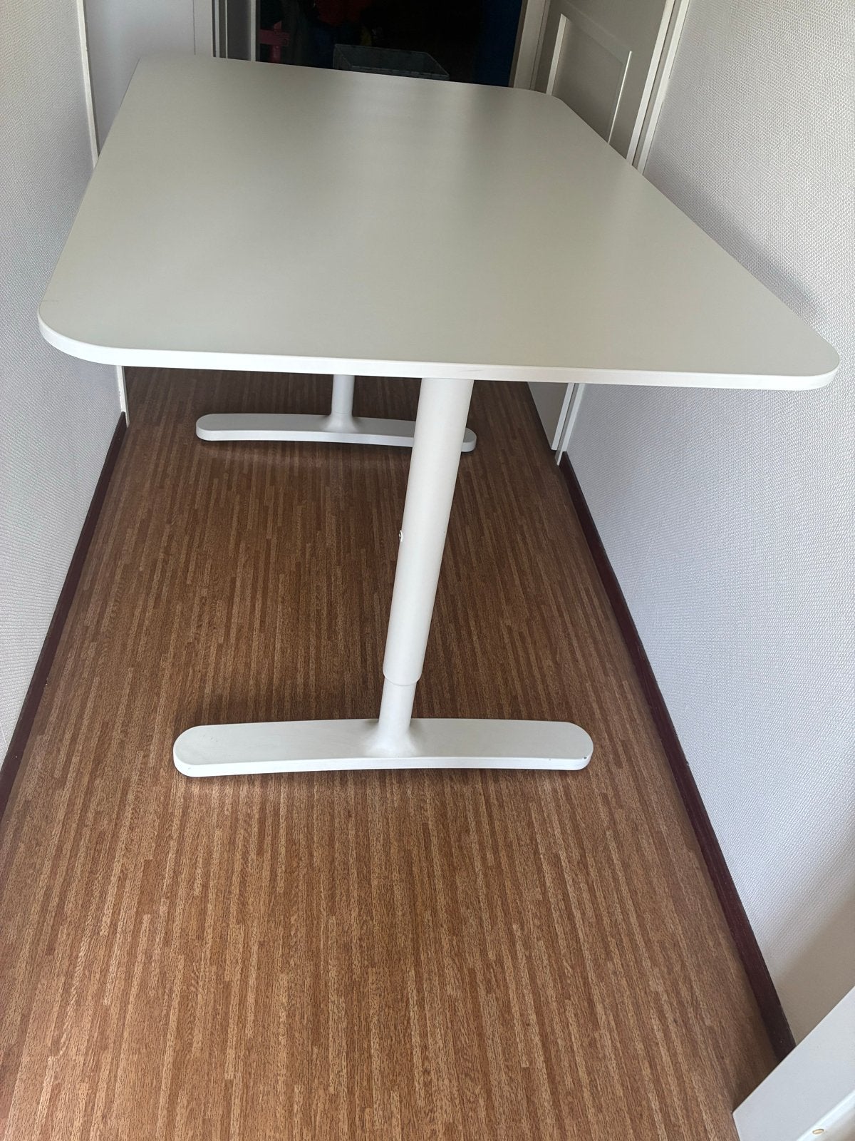 IKEA Bekant verstelbaar bureau wit 160x80 - prima staat, Ophalen, Zit-sta bureau, In hoogte verstelbaar, Zo goed als nieuw