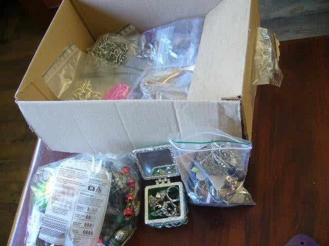 GROTE PARTIJ VINTAGE SIERADEN ZIE TEKST, Verzenden, Overige materialen, Overige typen
