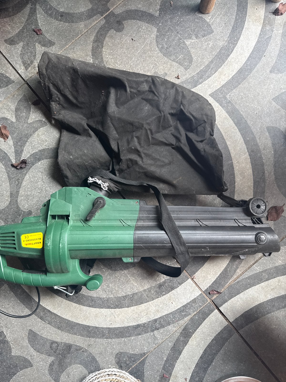 KRAFTTECH BLV2500XC-4 Bladblazer met opvangzak, Tuin en Terras, Ophalen, Gebruikt, Handgedragen, Met opvangzak