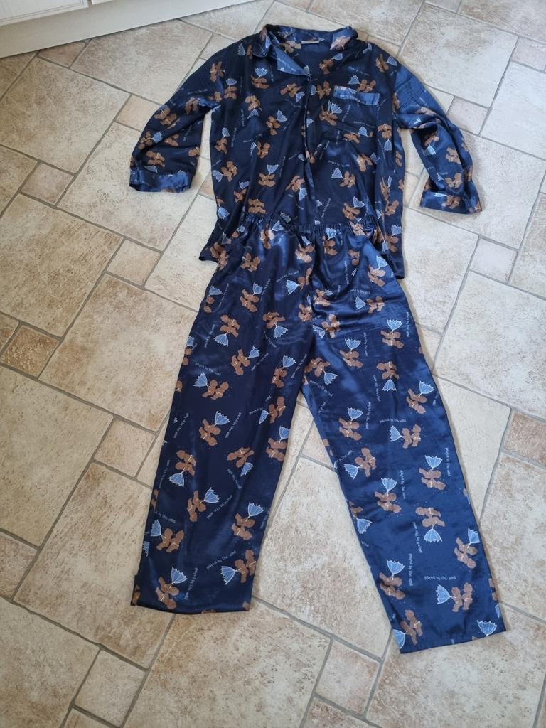 Mooie blauwe pyama van de hunkemöller l 40, Hunkemöller, Ophalen of Verzenden, Zo goed als nieuw, Maat 38/40 (M)