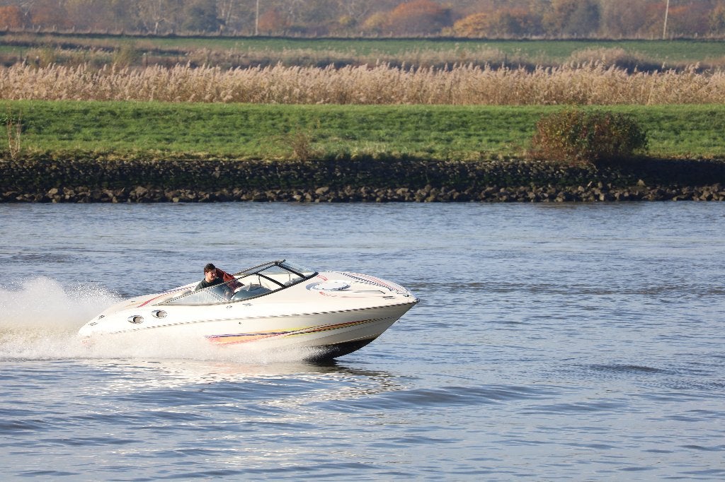 Bayliner Arriva 2252 daycruiser speedboot, Ophalen, Gebruikt, Binnenboordmotor, 94 cm
