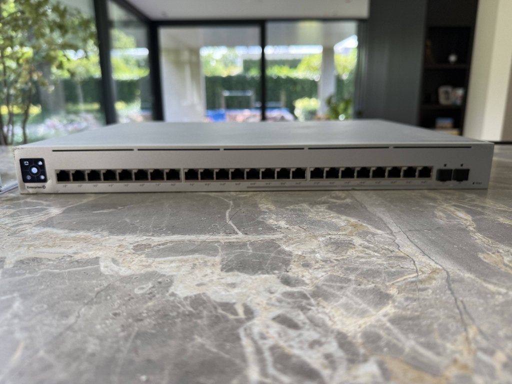 Ubiquiti UniFi USW-Enterprise-24-prts 2.5GbE PoE+ Switch, Ophalen, Gebruikt