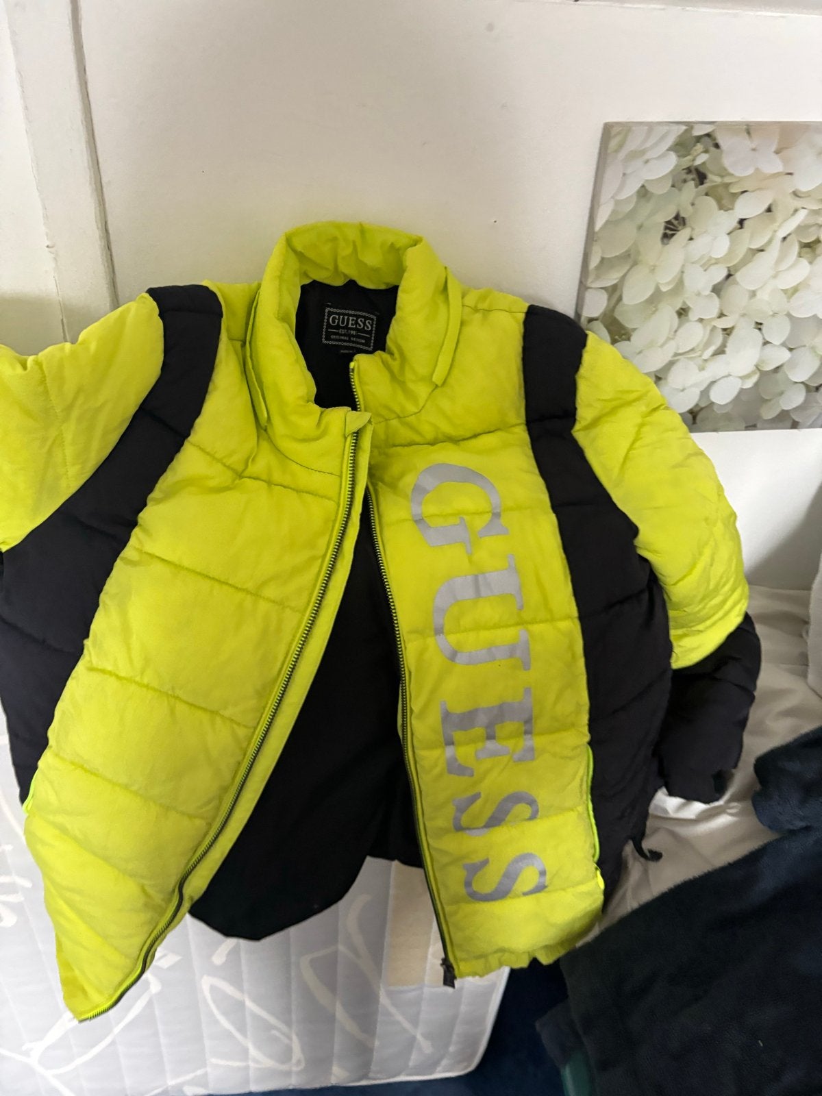 Guess Winterjas Neon Geel Zwart Maat 12, Ophalen of Verzenden, Gedragen, Maat 38/40 (M), Geel