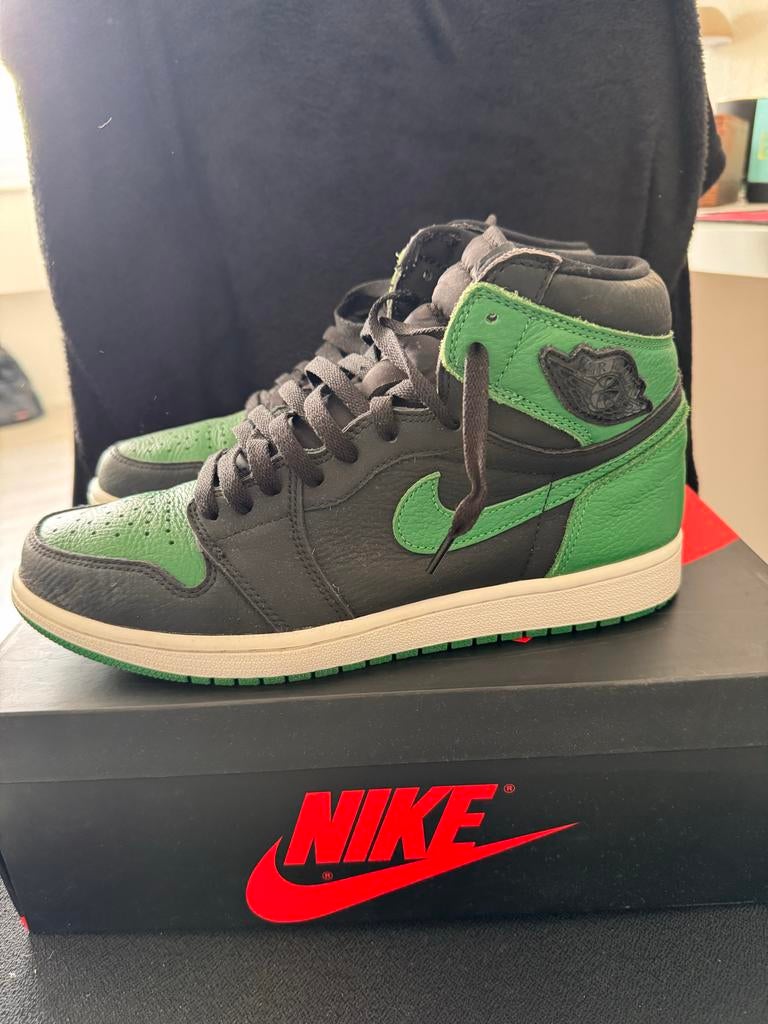 Nike Air Jordan 1 High Pine Green 2.0 - Maat 44, Kleding | Heren, Schoenen, Ophalen of Verzenden, Gedragen, Zwart, Sneakers of Gympen
