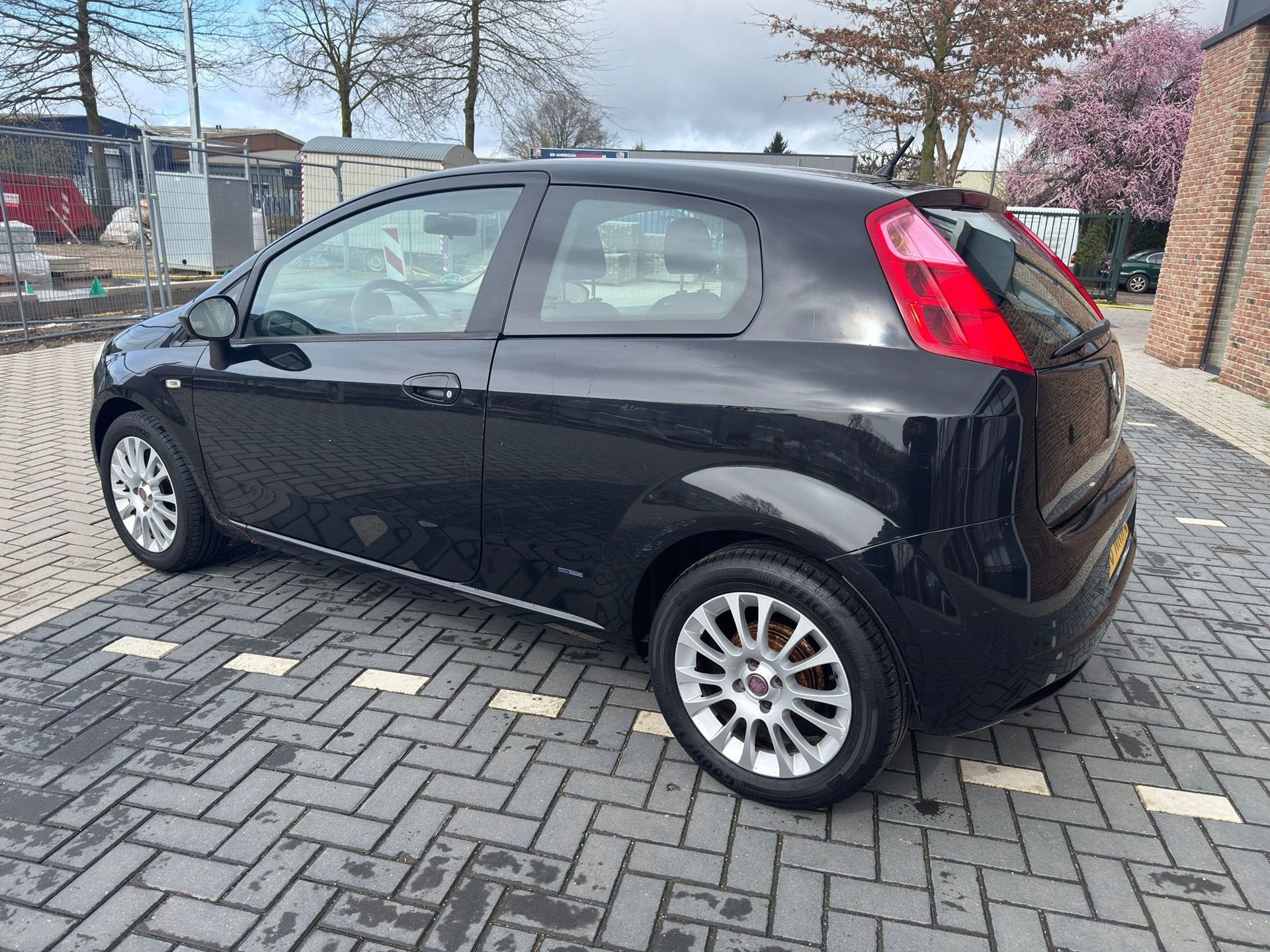 Fiat Grande Punto 1.2 Active, 1242 cc, 4 cilinders, Grande Punto, Zwart