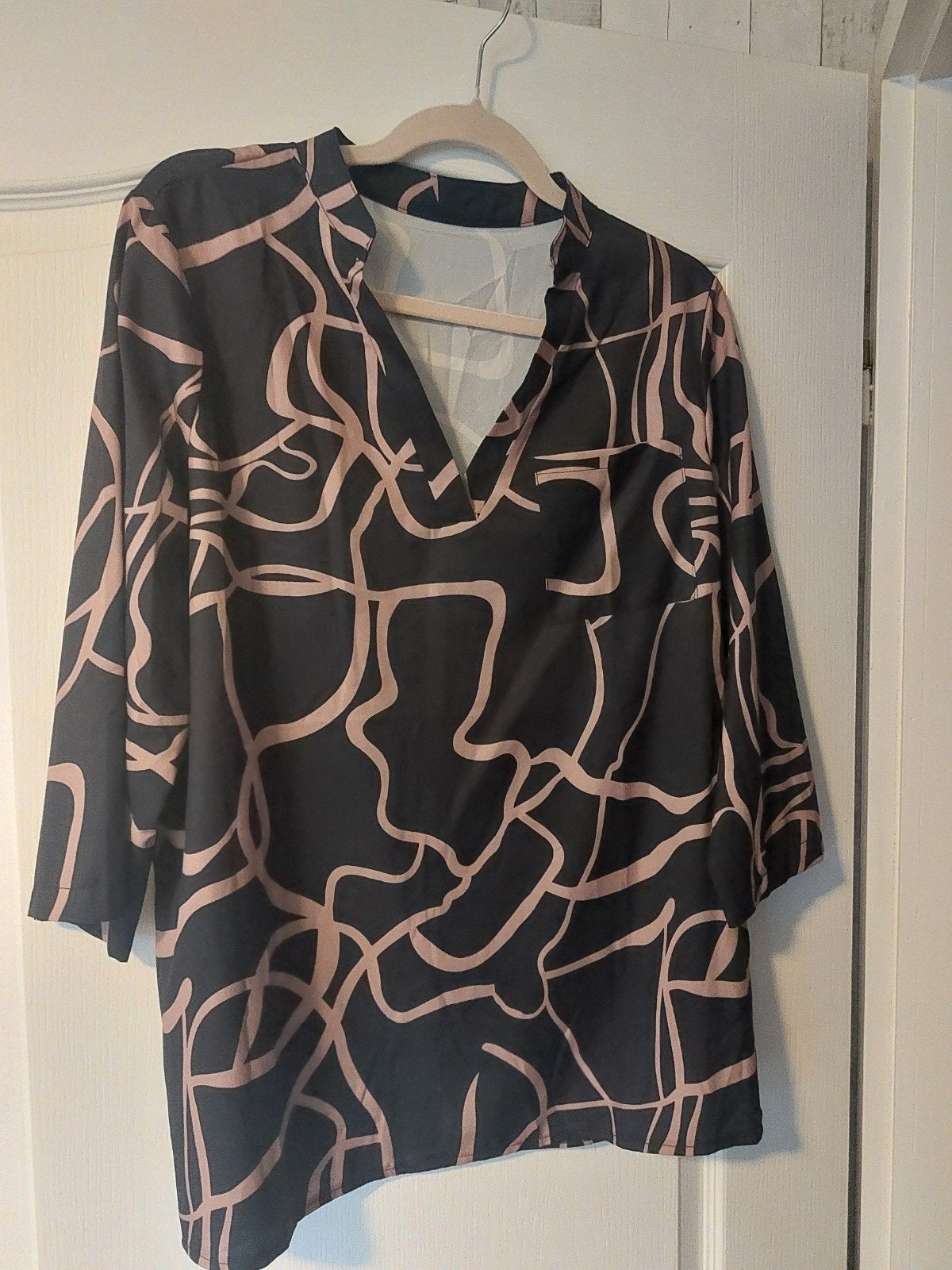 Shein Blouse Zwart met beige Abstracte Print - Maat XL, Kleding | Dames, Zwart, Maat 42/44 (L), Ophalen of Verzenden, Zo goed als nieuw