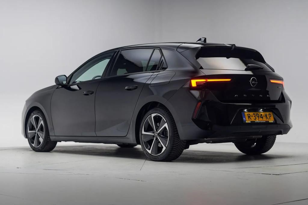 Opel Astra 1.6 Hybrid Business Edition Aut. [ Adapt.cruise A, Gebruikt, 1578 kg, 4 cilinders, 181 pk