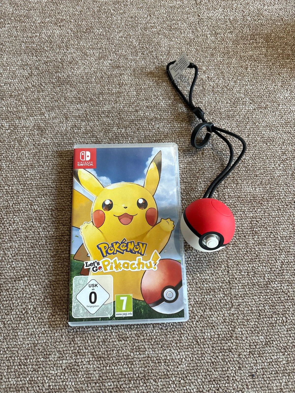 Pokemon Let's Go Pikachu! - Nintendo Switch + Poke Ball Plus, 1 speler, Ophalen of Verzenden, Zo goed als nieuw, Role Playing Game (Rpg)