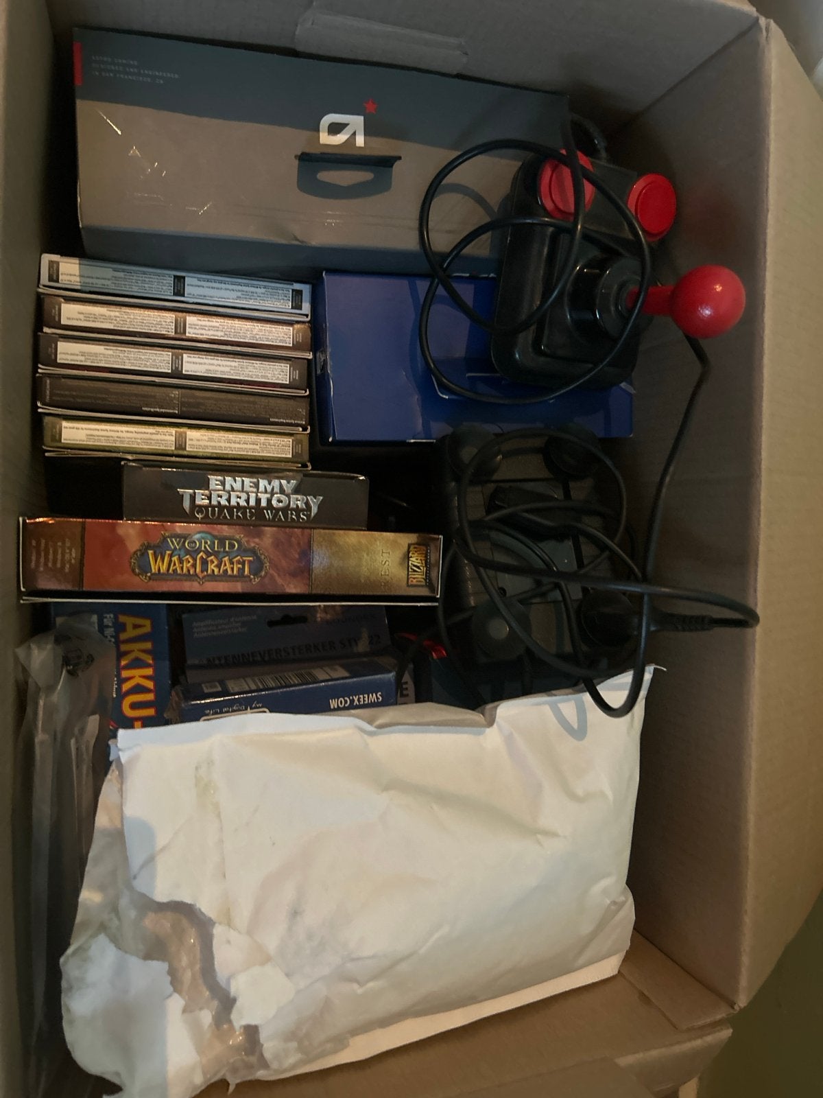 Grote doos met diverse games, headsets en accessoires, Online, Gebruikt, 1 speler, Ophalen of Verzenden