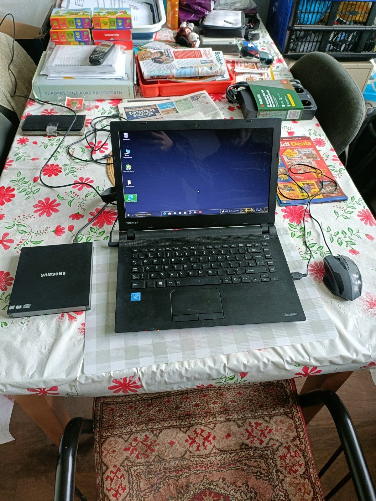 Toshiba laptop met Windows 10 en dvd speler van Samsung, Computers en Software, 64 GB of meer, Ophalen of Verzenden, Zo goed als nieuw
