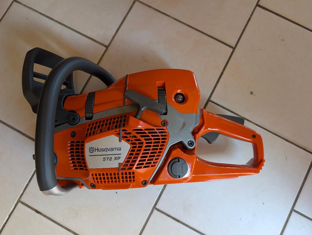 Nieuw in doos: Husqvarna 572 XP + zaagblad en ketting, Tuin en Terras, Hand-tuingereedschap, Nieuw, Overige soorten, Ophalen