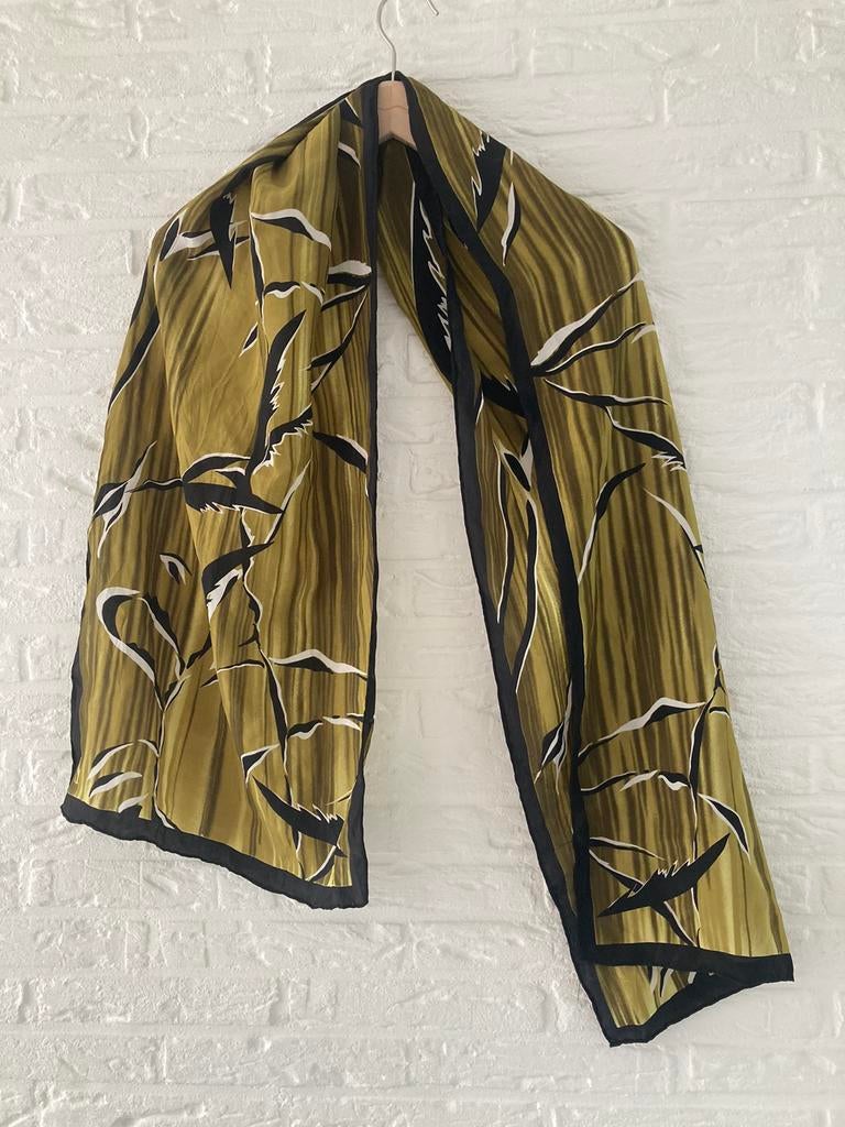 Klassieke JL SJAAL met mooie Print en zwarte border, Ophalen of Verzenden, Zo goed als nieuw, Sjaal