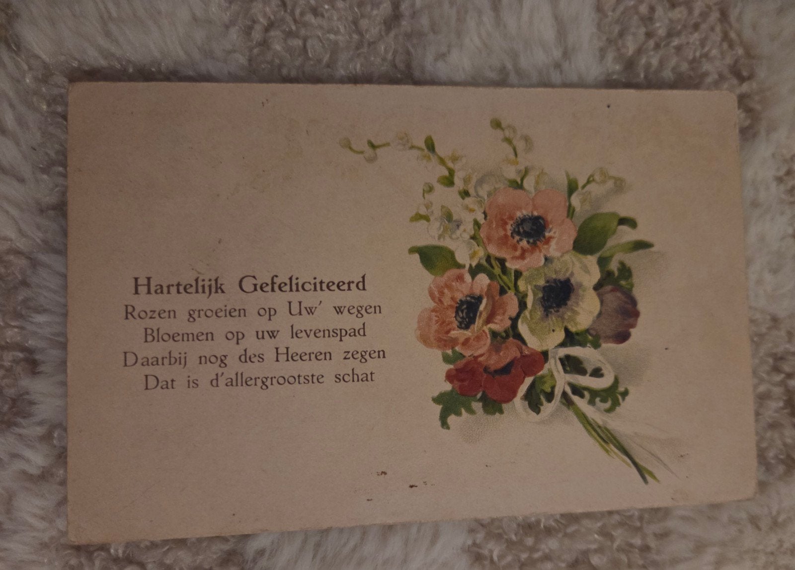 Oude ansichtkaart 'Hartelijk Gefeliciteerd' met bloemen, Verzenden, 1920 tot 1940, Gelopen, Overige thema's