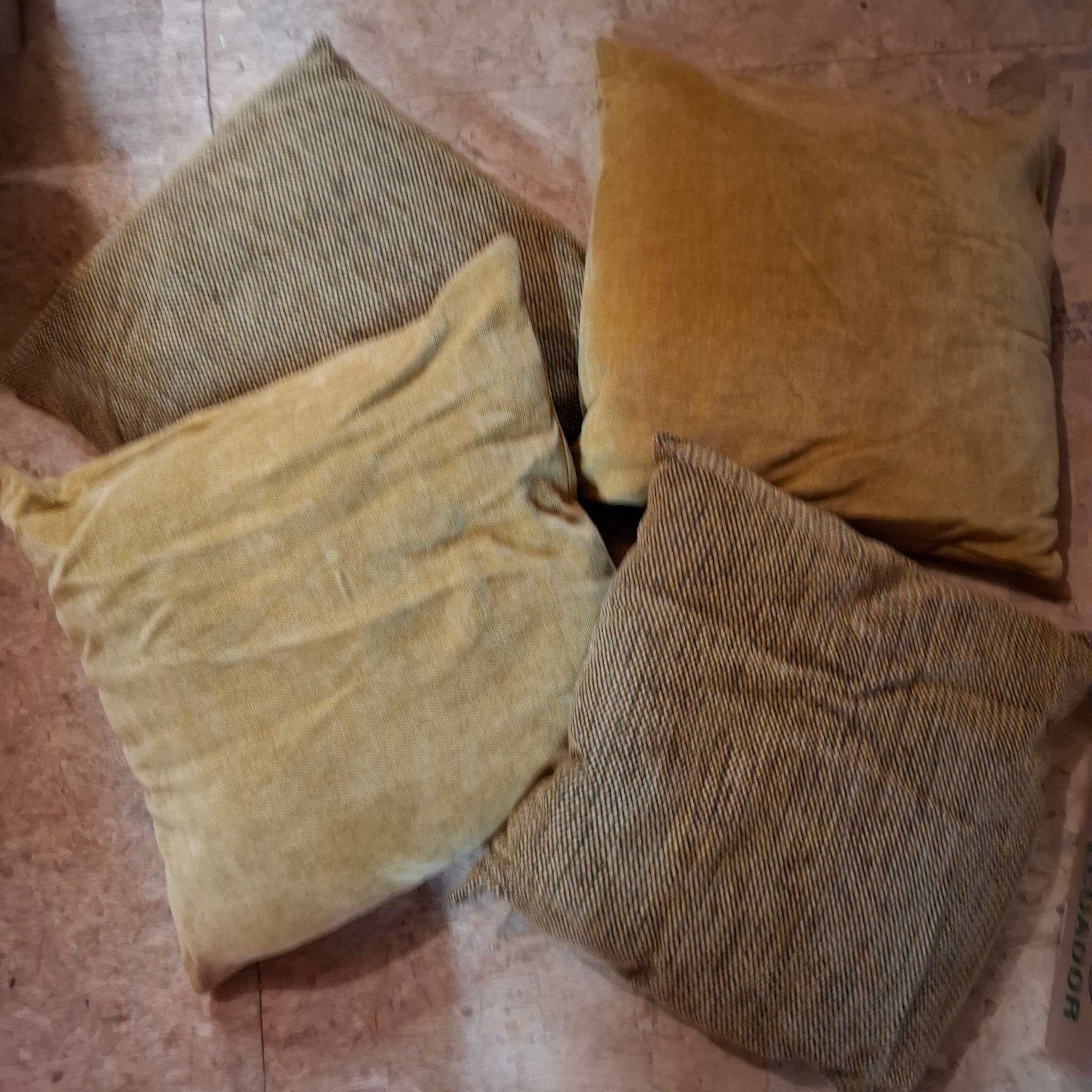 4x Sierkussens, Ophalen of Verzenden, Zo goed als nieuw, Meerkleurig, Sierkussen